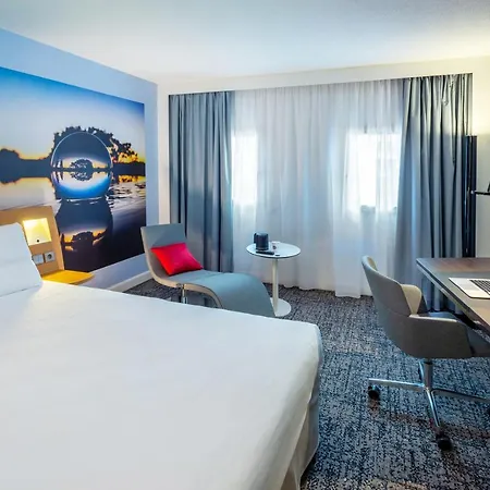 מלון Novotel Centre Compans Caffarelli 4*